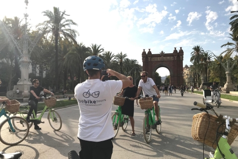 Barcelona: bezienswaardighedentour per e-bikeBarcelona: 1,5 uur durende sightseeingtour per eBike in het Frans
