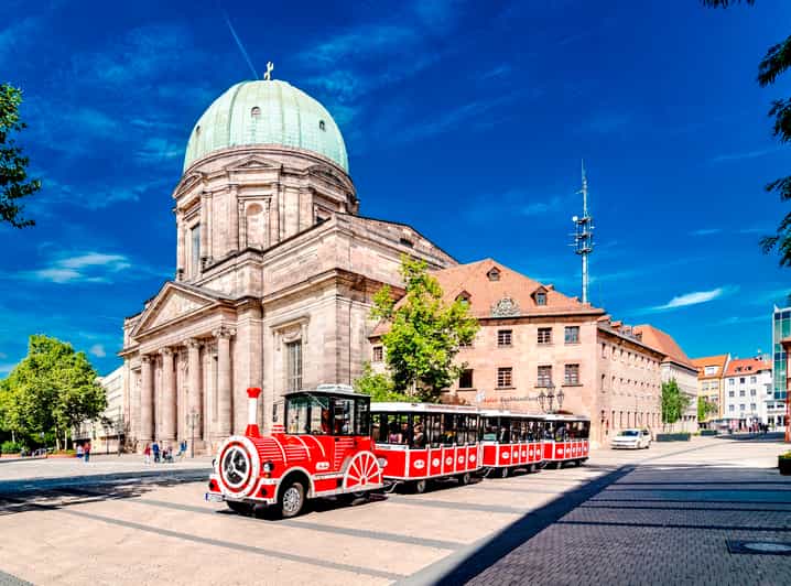Nürnberg: Sightseeing-Tour mit der Touristenbahn | GetYourGuide
