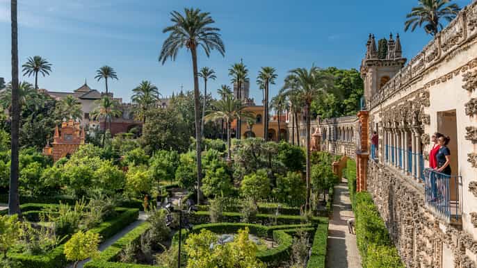 Seville: Alcázar Guided Tour with Priority Entrance