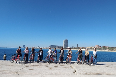 Barcelona: Ruta en bici de 3 horas con tapas españolasBarcelona: Ruta en bici de 3,5 horas con tapas españolas
