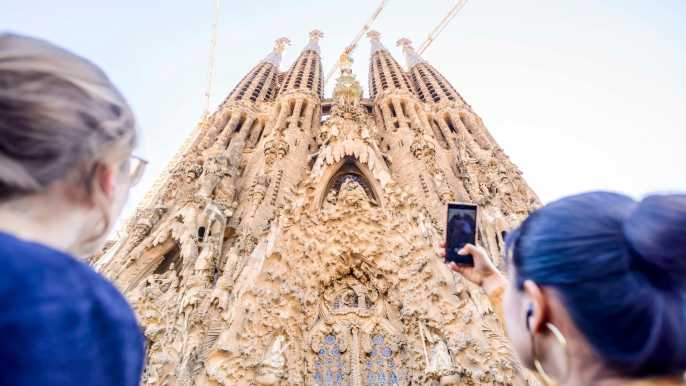Barcelona: Visita a la Sagrada Familia con acceso opcional a la Torre