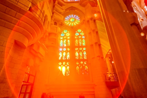 Sagrada Familia: wycieczka z przewodnikiem bez kolejkiWycieczka z przewodnikiem w języku angielskim