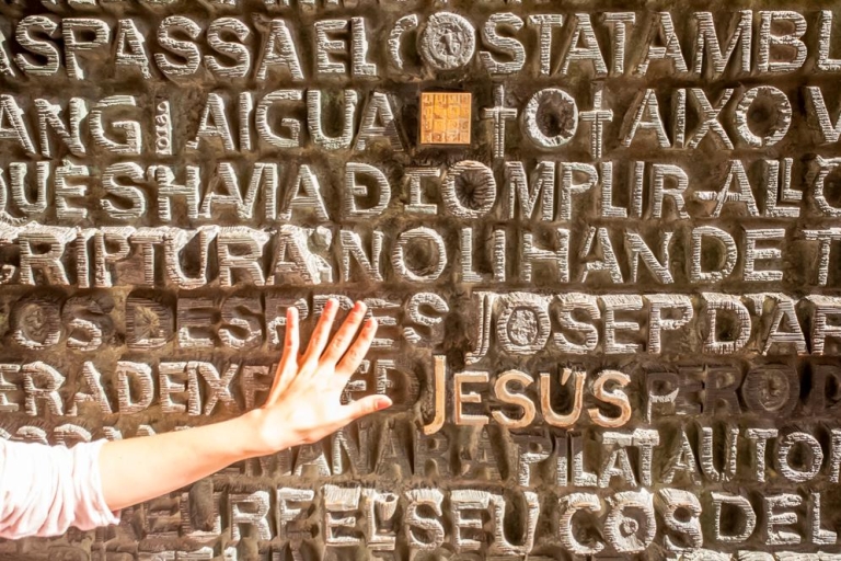Sagrada Familia: tour guiado sin colasVisita guiada en inglés