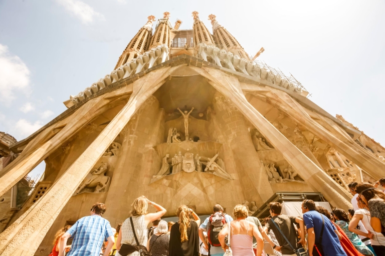 Sagrada Família : billet coupe-file et visite guidéeVisite guidée en espagnol