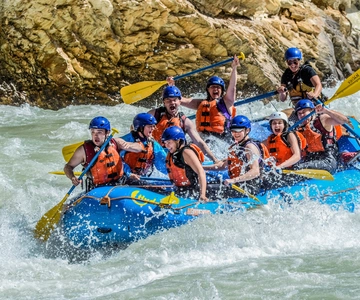Rio Kicking Horse: Experiência de Rafting em águas brancas