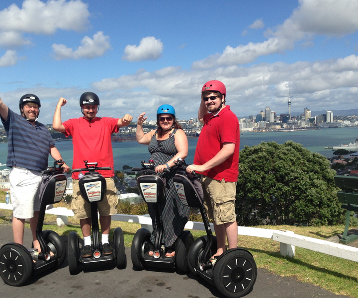 Auckland: Segway Tour to Mount Victoria