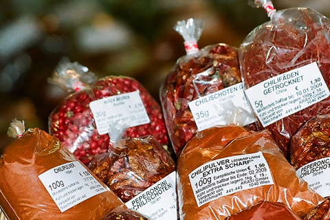 Vienne : visite gastronomique guidée au NaschmarktVienne : visite gastronomique au Naschmarkt