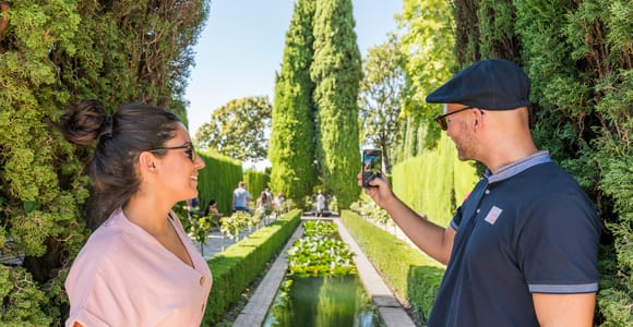 Granada: Alhambra Ticket und geführte Tour mit den Nasridenpalästen