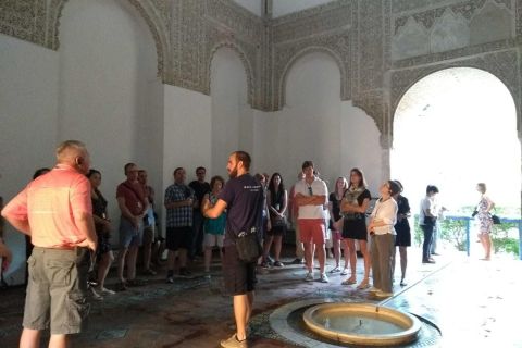 Seville: Alcázar Fast Track Access and Guided Tour