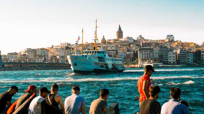 istanbul hoponhopoff bosphorus boat tour with audio app