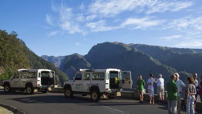 madeira tour di un giorno in catamarano e safari in jeep