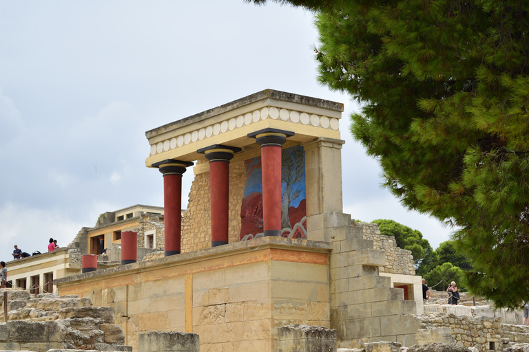 From Heraklion: Knossos and Lasithi Plateau Full-Day TourDay Trip: Pickup from Heraklion and Ammoudara