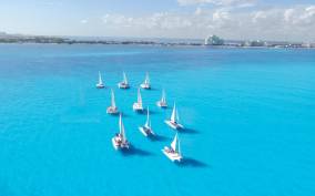 Cancun: Isla Mujeres 12 pm Catamaran Tour with Snorkeling