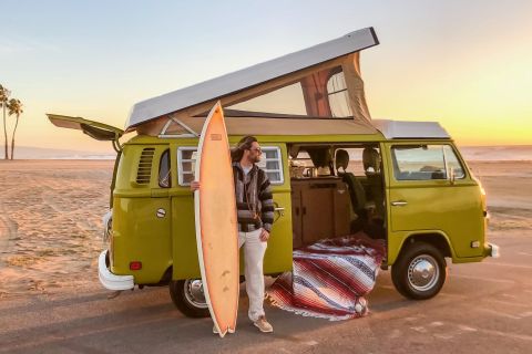 Malibu Beach: Surfkurs und Vintage-Tour im VW-Bus