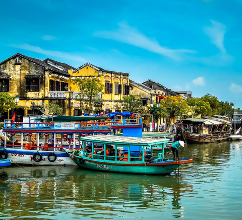 Cruises & boat tours