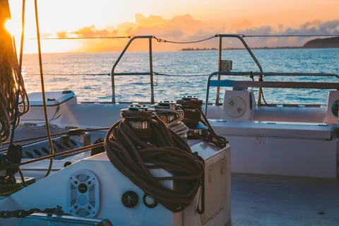 Riga : excursion en yacht avec banquet médiéval et dégustation de vin