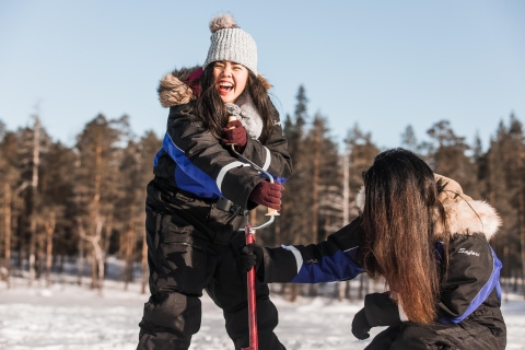 Desde Rovaniemi: tour de pesca con herraduras en la nieve y pesca en hielo