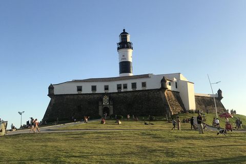 Salvador: Round-Trip Airport Transfer (SSA) and City Tour Spanish speaking guide