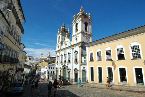 Salvador: Round-Trip Airport Transfer (SSA) and City Tour Portuguese speaking guide