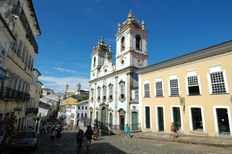 Salvador: Round-Trip Airport Transfer (SSA) and City Tour Spanish speaking guide