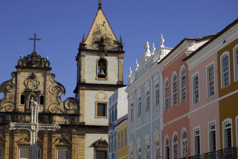 Salvador: Round-Trip Airport Transfer (SSA) and City Tour Spanish speaking guide