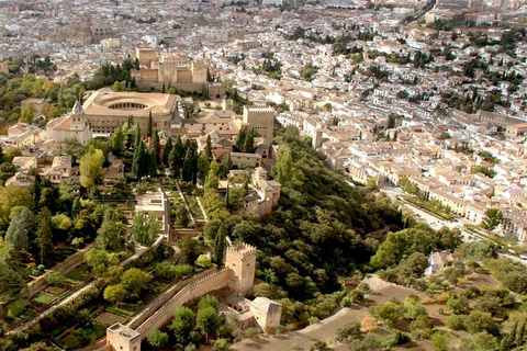 Desde Sevilla: tour de 1 día a Granada, Alhambra y Albaicín