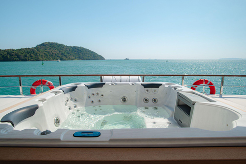 Phuket: Phi Phi & Maithon Islands by Noah Premium yacht