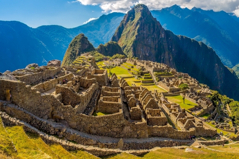 Machu Picchu: Ticket für die Hin- und Rückfahrt mit PeruRailOllantaytambo - Aguas Calientes hin 06:10, zurück 18:20 Uhr