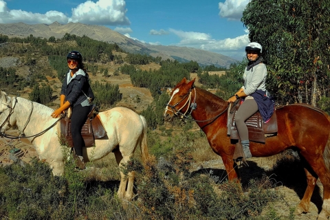 Cusco: paseo a caballo por el Templo de la Luna y el Balcón del DiabloTour privado con punto de encuentro