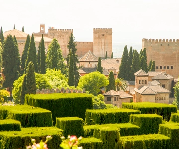 Alhambra Guided Tour with Fast-Track Entry