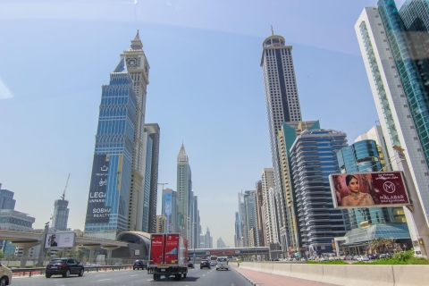 Transfer tussen Dubai Airport en hotels gelegen in de VAEHotels Dubai-centrum, AlBarsha & Jumeirah naar Dubai Airport