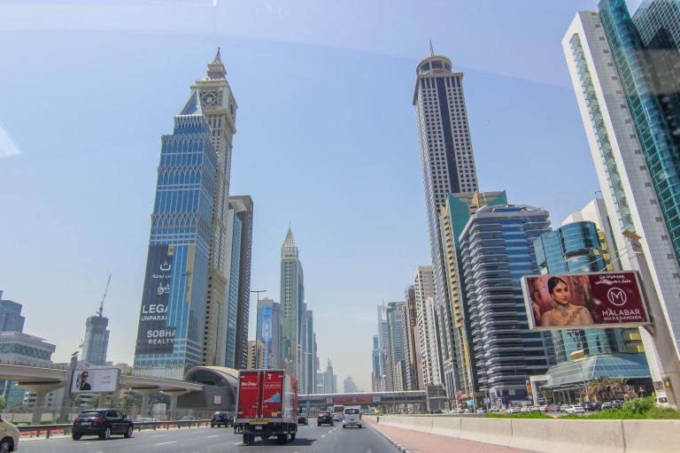 Traslados desde el aeropuerto de Dubái a hoteles de EAUTraslado del aeropuerto de Dubái a hoteles en Sharjah