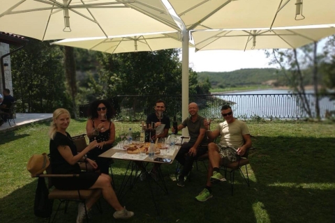 Desde Tirana: tour de cata de vinos de Durres y la bahía de Lalzi