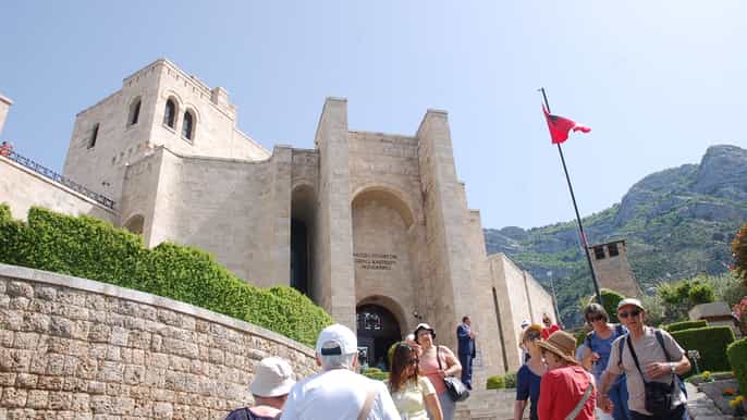 krujë prezë castle and durres tour