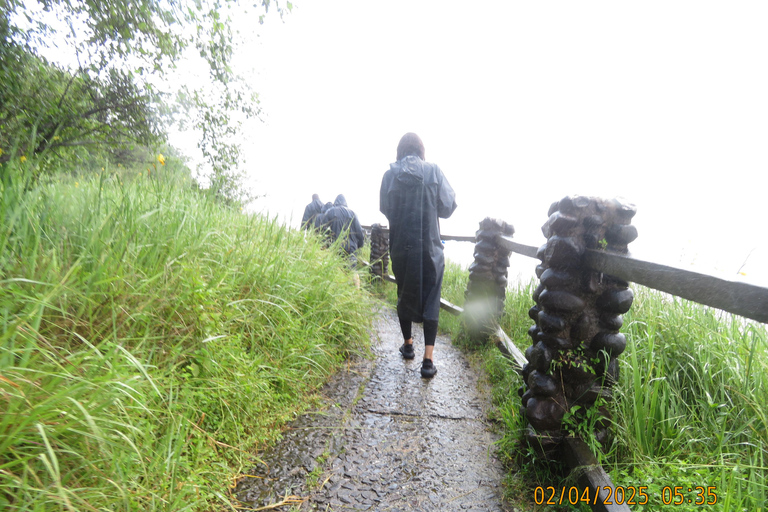 Victoria Falls: Guided Tour with Hotel Pickup