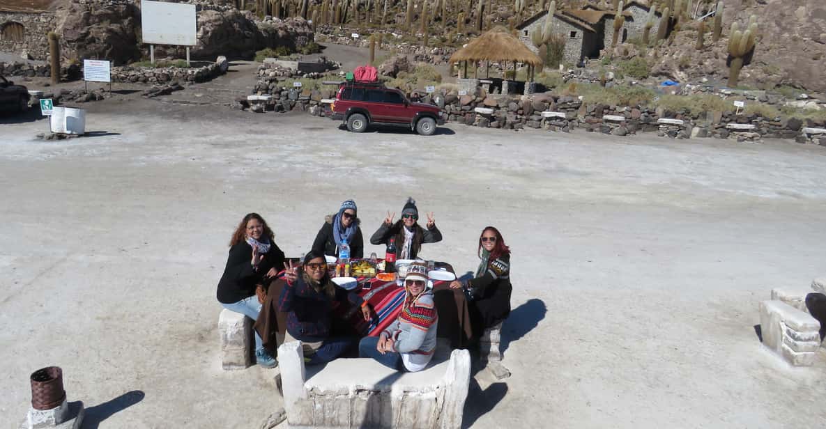La Paz: Uyuni Salt Flats Tour by Bus