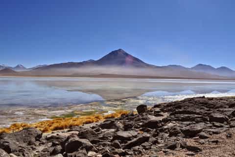 La Paz: Uyuni Salt Flats Tour by Bus
