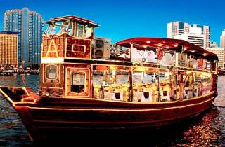 Dubai: 2-stündige Dhau-Bootsfahrt am Abend mit Dinner