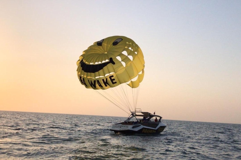 Dubaï : parachute ascensionnel et croisière à JBR Beach