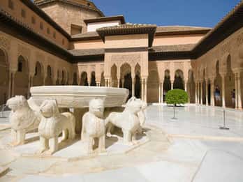 Granada: Alhambra-tur i liten gruppe med Nasrid-palassene