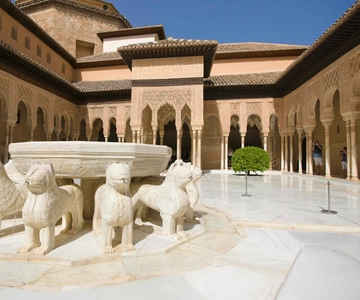 Alhambra Small Group Tour with Nasrid Palaces