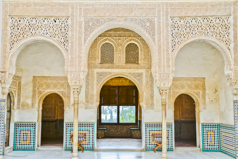 Granada: Excursão particular a Alhambra, Nasrid e GeneralifeGranada: Excursão Particular à Alhambra, Palácios Nasridas e Generalife