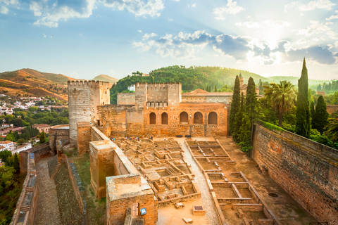 Granada: Alhambra, Nasrid, and Generalife Private Tour