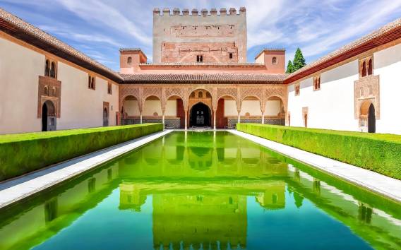 Granada: Alhambra, Nasridenpaläste & Generalife…