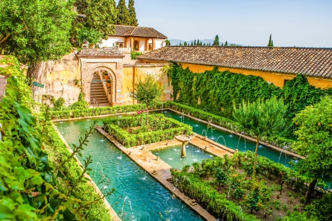 Vanuit Costa del Sol: tour naar Granada, Alhambra en de NasridenpaleizenVanuit Marbella