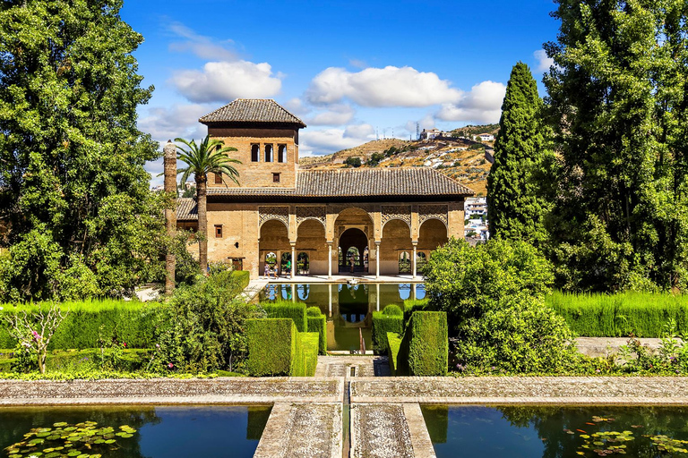 Granada: Alhambra, Nasrid Palaces, & Generalife Guided Tour Alhambra, Nasrid Palaces, & Generalife Guided Tour