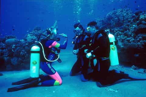 muscat padi advanced open water scuba diving course