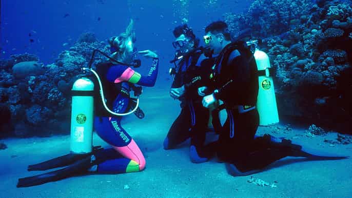 muscat cours de plongée sousmarine advanced open water
