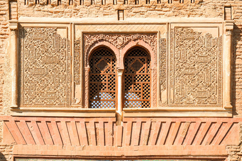 Alhambra: szybkie zwiedzanie ogrodów Generalife i AlcazabyAlhambra: ogrody Generalife i Alcazaba w trybie przyspieszonym