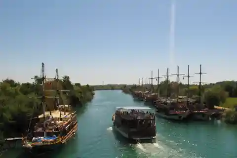 Manavgat Cruise & Kapalıçarşı Öğle Yemeği ve Sınırsız İçecek